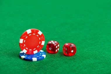 Live Dadu Online dealer table on 20toto slot with dice cup and betting interface
